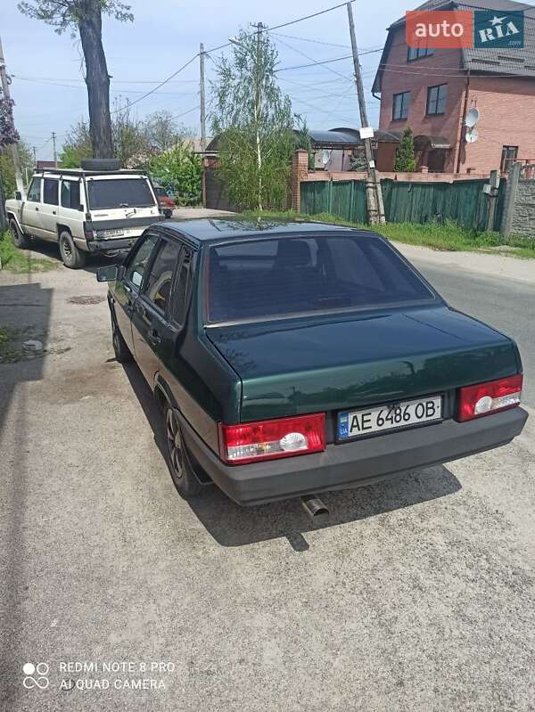 Седан ВАЗ / Lada 21099 2002 в Днепре