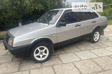 Седан ВАЗ / Lada 21099 2002 в Острозі