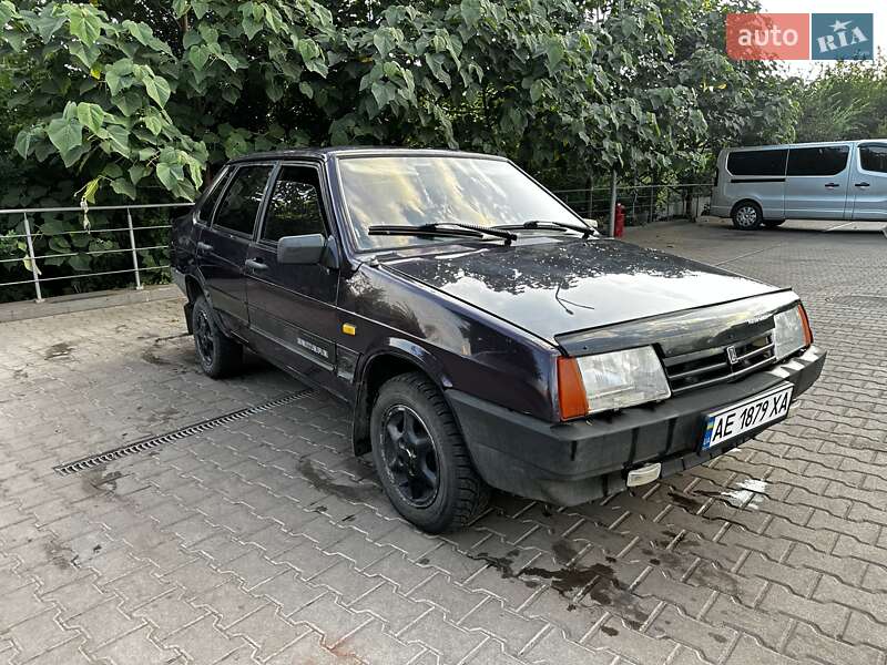 Седан ВАЗ / Lada 21099 1999 в Кривому Розі