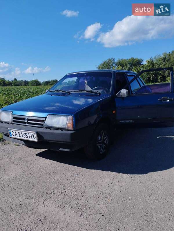 Седан ВАЗ / Lada 21099 2005 в Ирклиеве