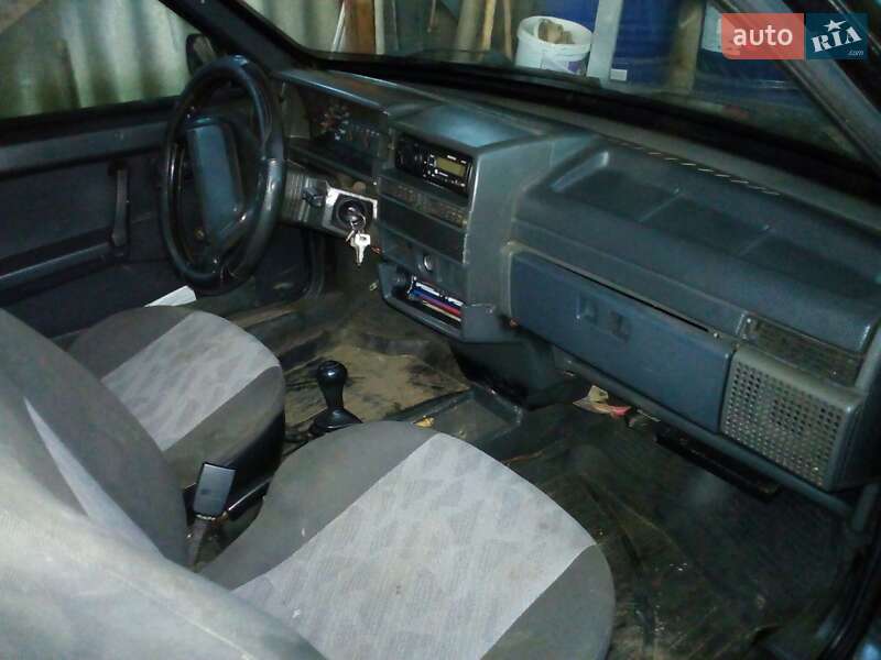 Седан ВАЗ / Lada 21099 2000 в Черновцах