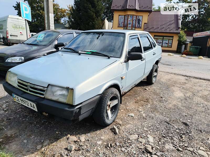 Седан ВАЗ / Lada 21099 2004 в Черновцах