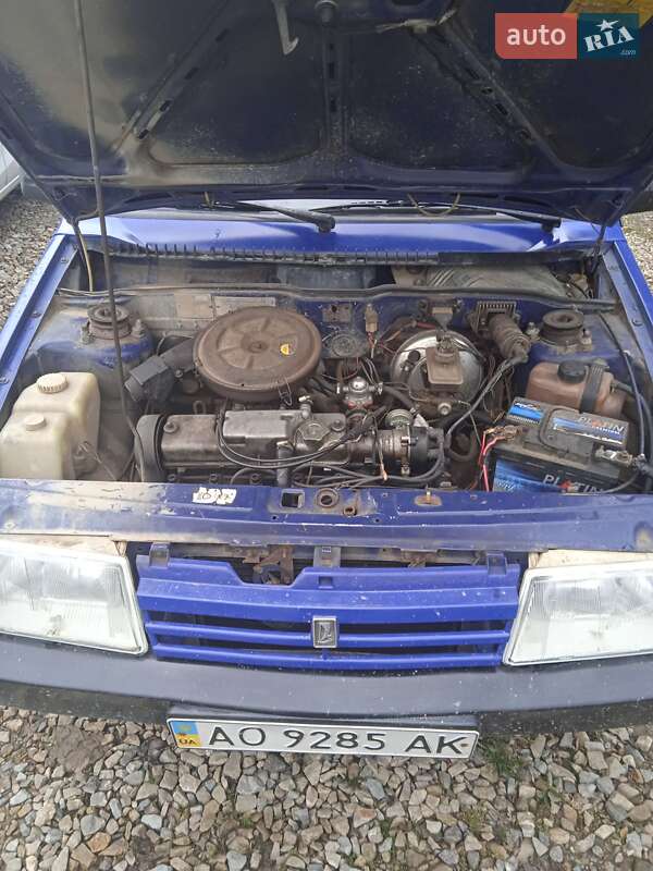 Седан ВАЗ / Lada 21099 2000 в Лазещині