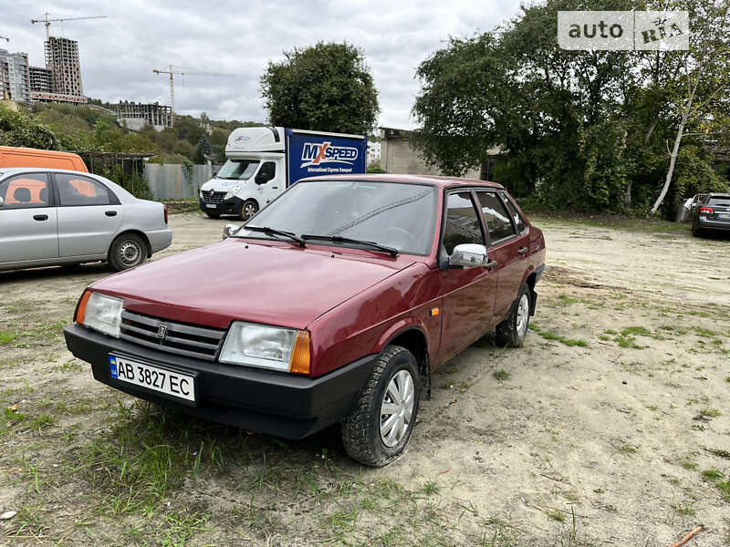 Седан ВАЗ / Lada 21099 2001 в Львові