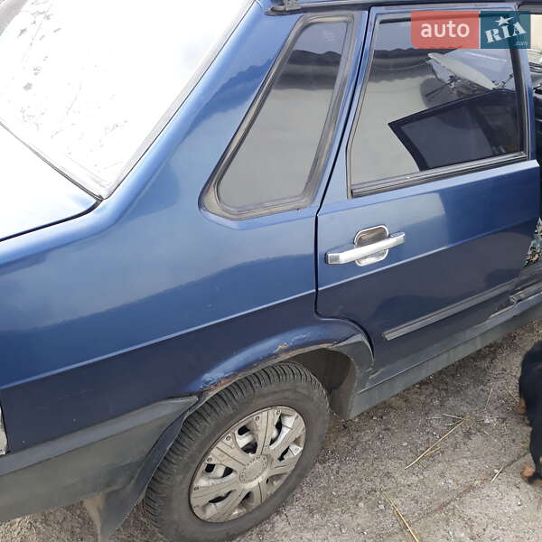 Седан ВАЗ / Lada 21099 2005 в Бродецком