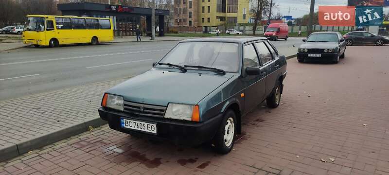 Седан ВАЗ / Lada 21099 2004 в Луцке