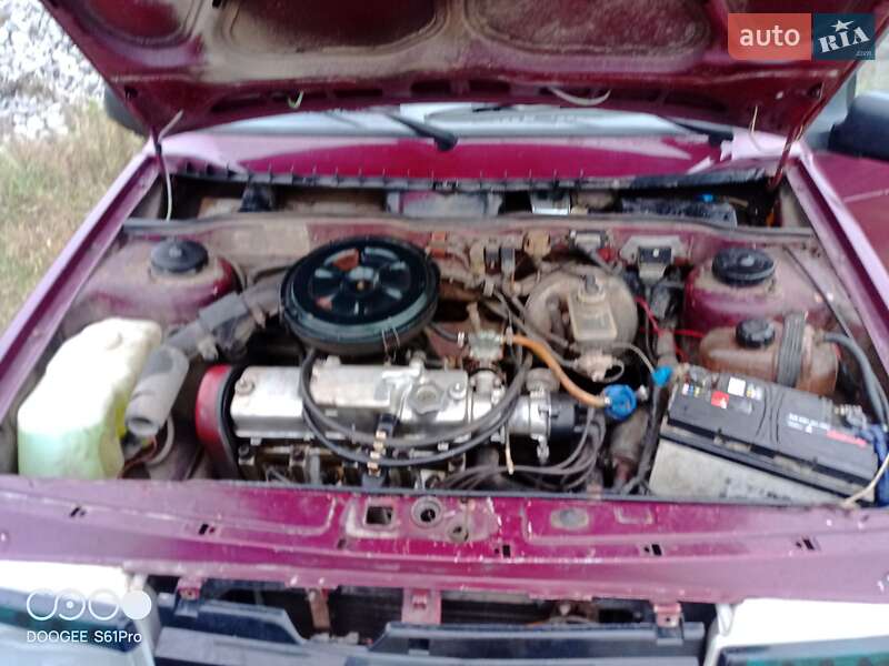 Седан ВАЗ / Lada 21099 1993 в Новояворівську