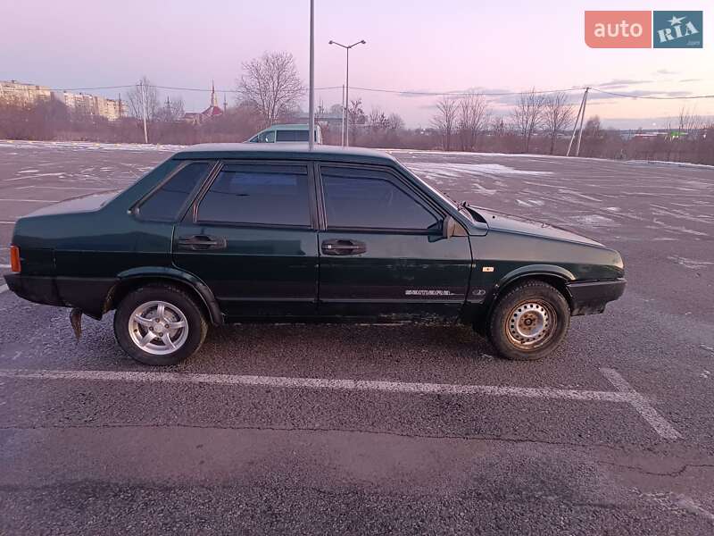 Седан ВАЗ / Lada 21099 2003 в Черновцах