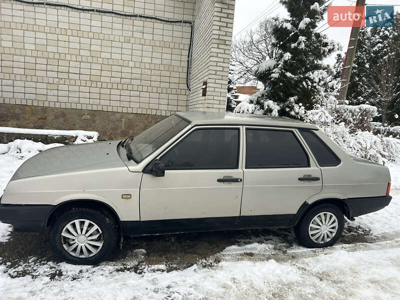 Седан ВАЗ / Lada 21099 2007 в Львове