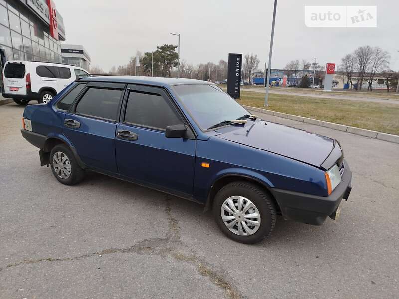 Седан ВАЗ / Lada 21099 2001 в Днепре