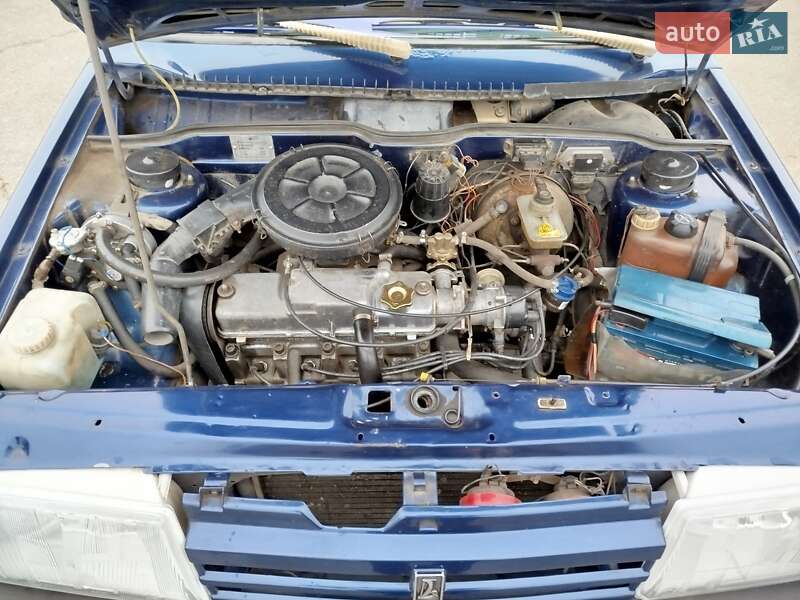 Седан ВАЗ / Lada 21099 2001 в Днепре
