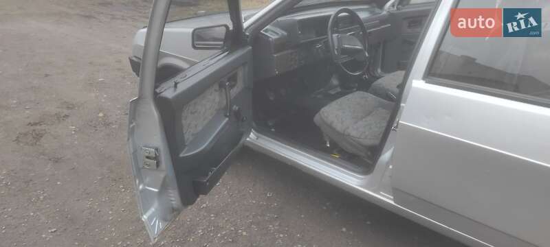 Седан ВАЗ / Lada 21099 2003 в Черновцах