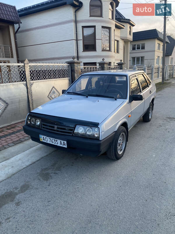 Седан ВАЗ / Lada 21099 2005 в Тячеве
