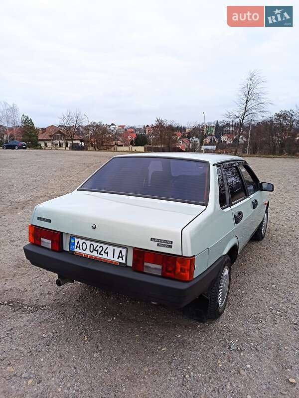 Седан ВАЗ / Lada 21099 2001 в Ужгороде