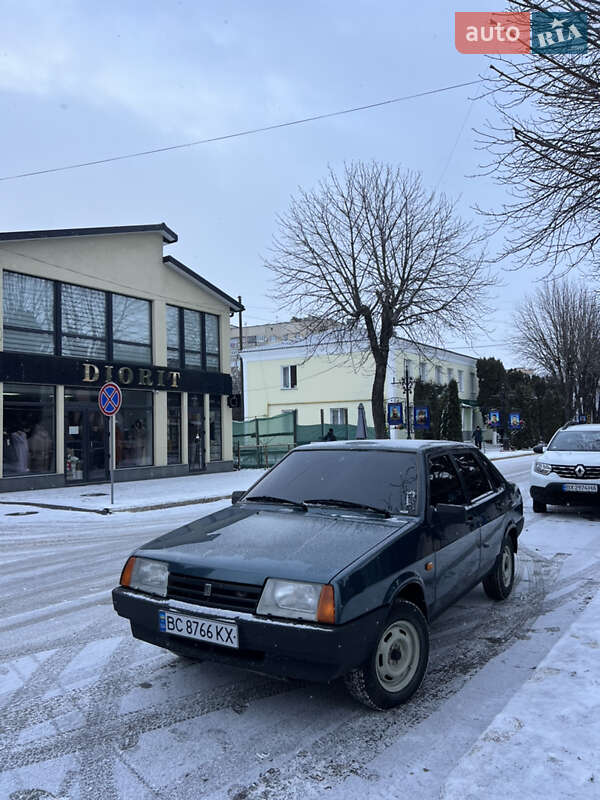 Седан ВАЗ / Lada 21099 2004 в Волочиске