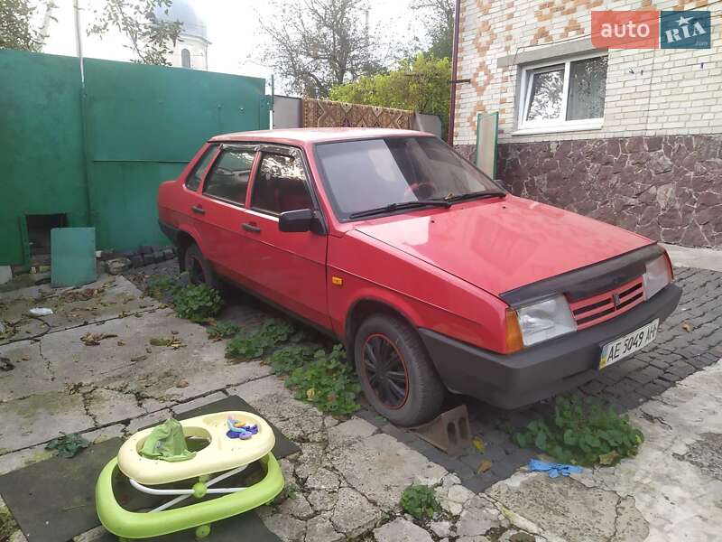 Седан ВАЗ / Lada 21099 1993 в Львове
