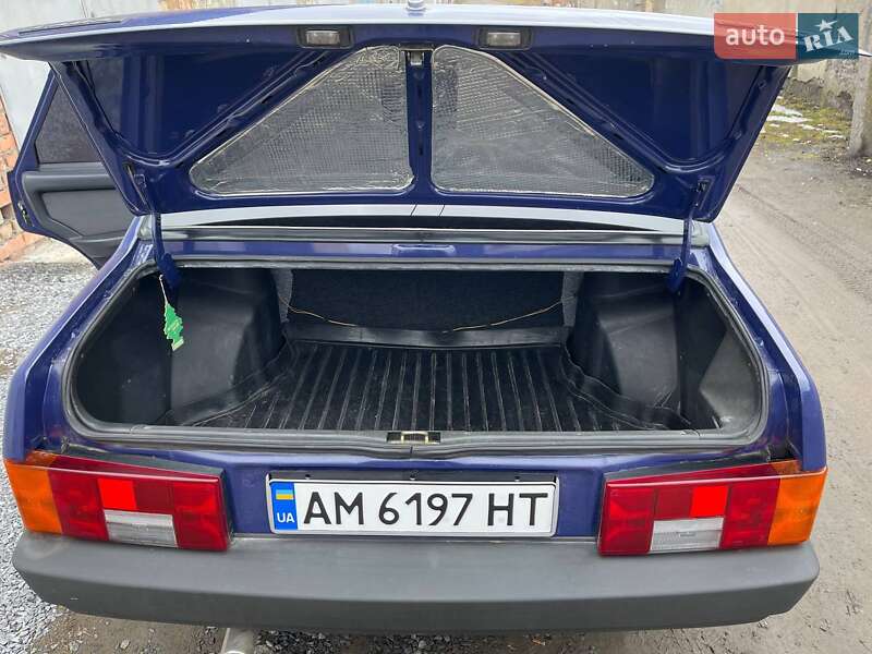Седан ВАЗ / Lada 21099 2004 в Звягелі