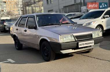 Седан ВАЗ / Lada 21099 2000 в Кривому Розі