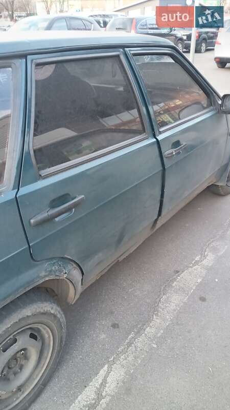 Седан ВАЗ / Lada 21099 2000 в Днепре