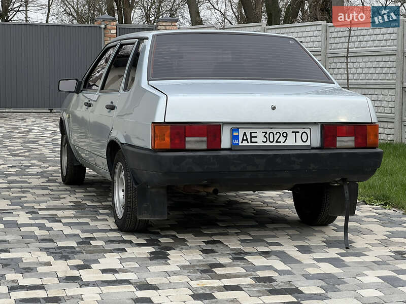 Седан ВАЗ / Lada 21099 1998 в Днепре