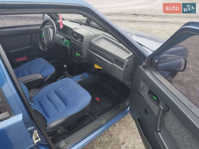 Седан ВАЗ / Lada 21099 2005 в Славянске