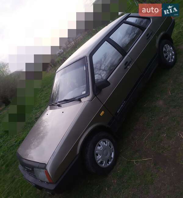 Седан ВАЗ / Lada 21099 2000 в Золочеве