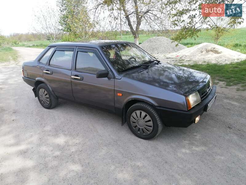 Седан ВАЗ 21099 2000 в 