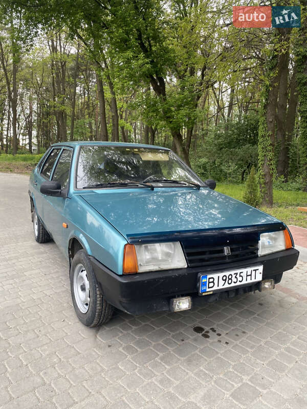 Седан ВАЗ / Lada 21099 1999 в Львове