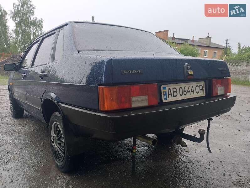 Седан ВАЗ 21099 2004 в 