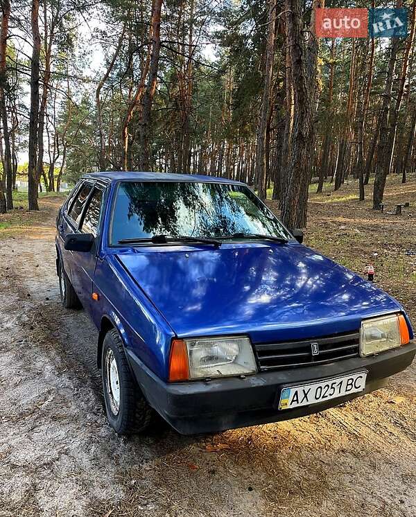 Седан ВАЗ / Lada 21099 2003 в Харькове