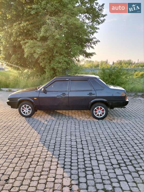 Седан ВАЗ / Lada 21099 2004 в Пустомытах