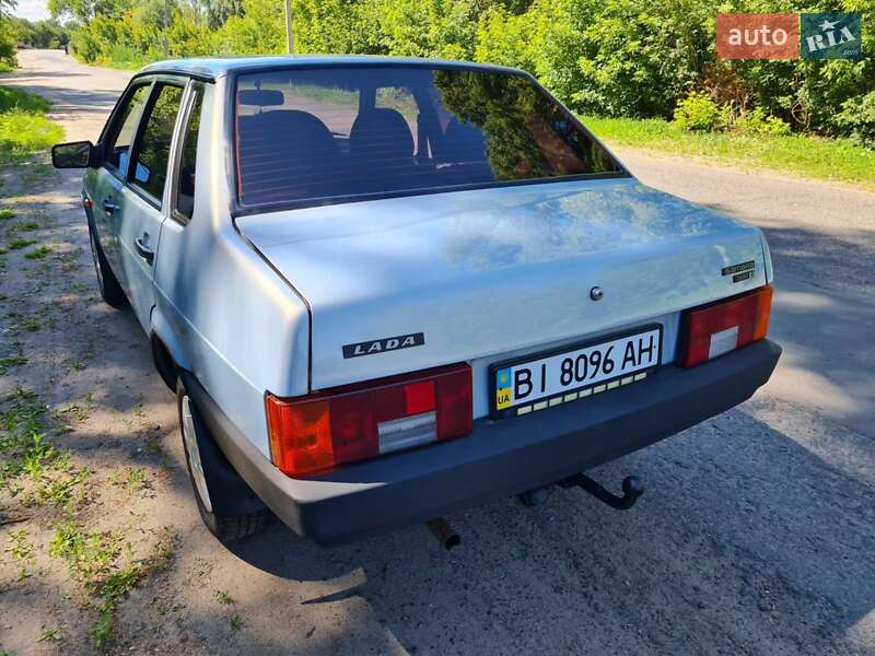 Седан ВАЗ / Lada 21099 2004 в Миргороде