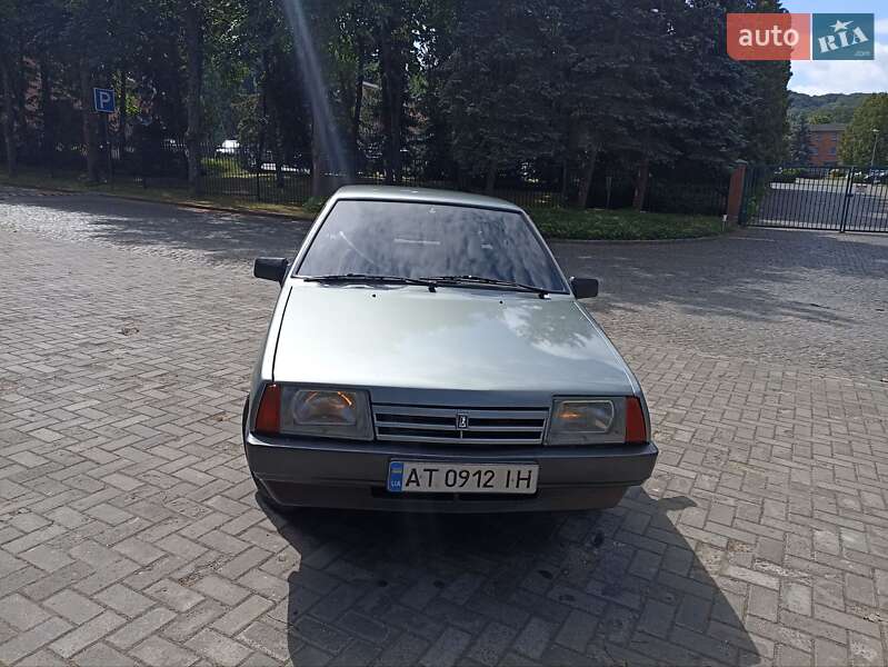 Седан ВАЗ / Lada 21099 1993 в Львове
