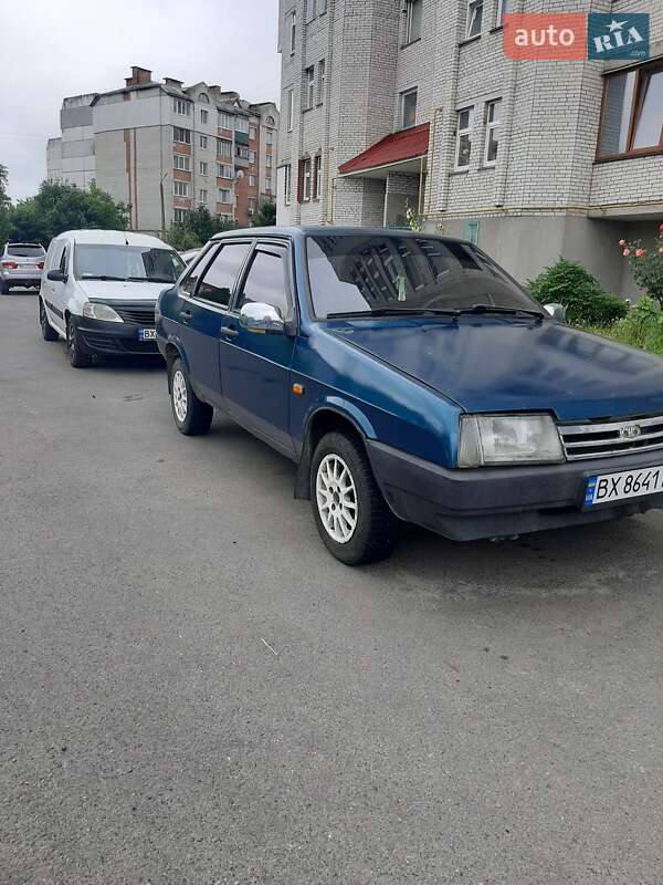 Седан ВАЗ / Lada 21099 1999 в Хмельницком