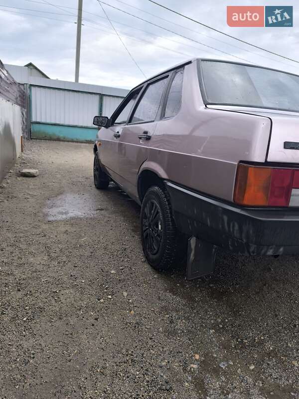 Седан ВАЗ / Lada 21099 2001 в Днепре