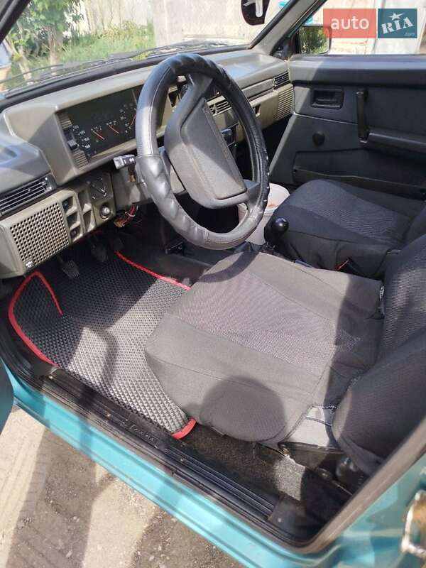 Седан ВАЗ / Lada 21099 1999 в Днепре