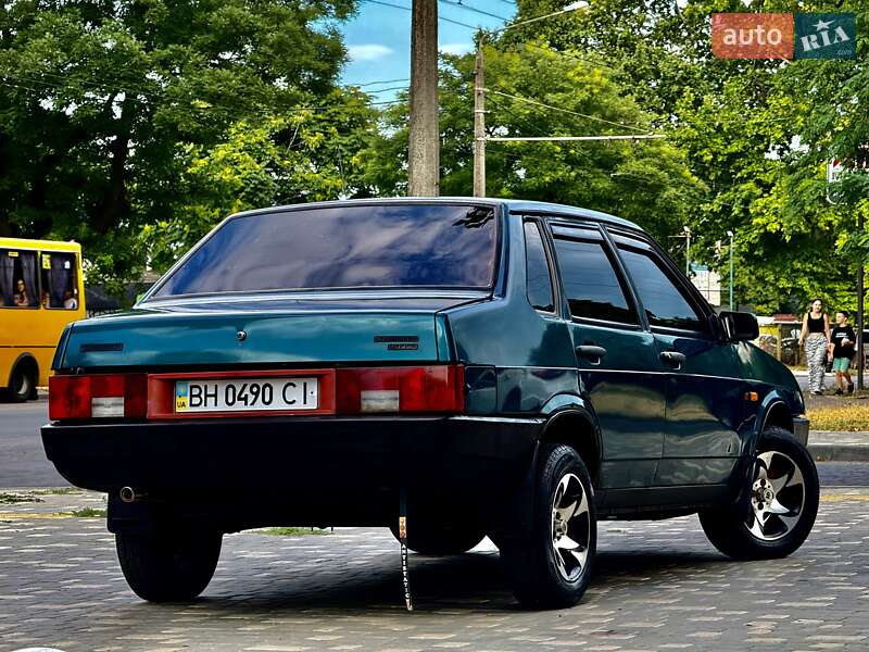 Седан ВАЗ / Lada 21099 1999 в Одессе