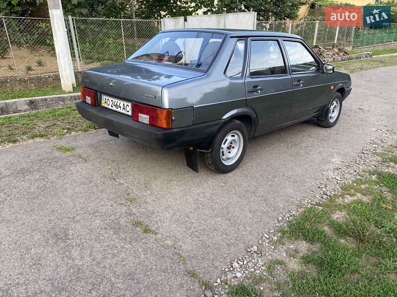 Седан ВАЗ / Lada 21099 2005 в Ужгороде