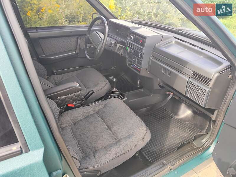 Седан ВАЗ / Lada 21099 2004 в Славуте