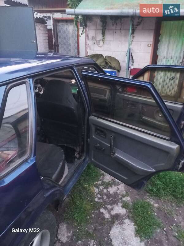 Седан ВАЗ / Lada 21099 1995 в Днепре