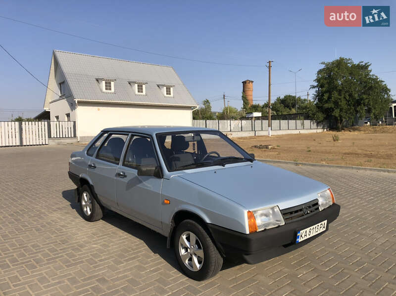 Седан ВАЗ / Lada 21099 2005 в Миколаєві