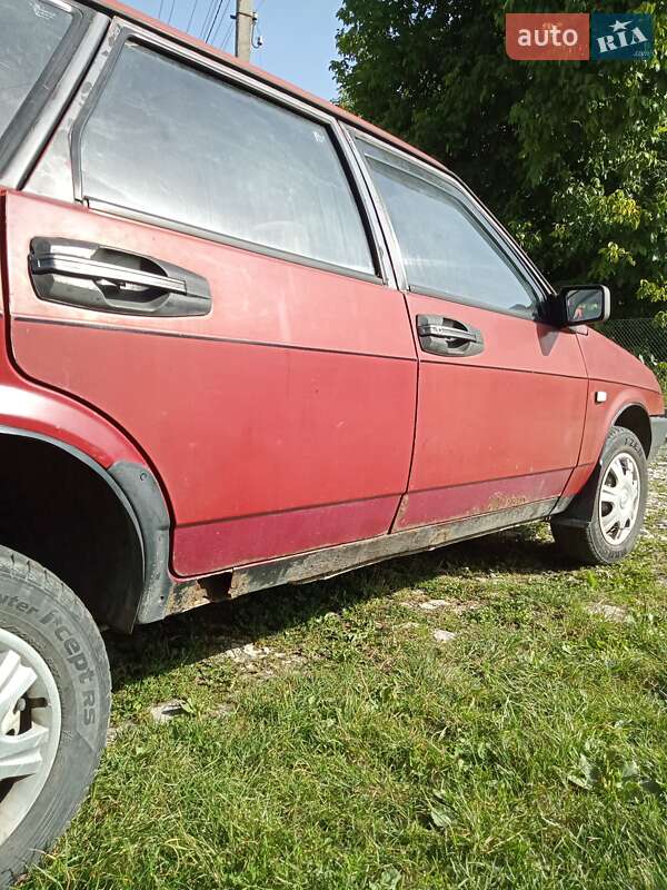 Седан ВАЗ / Lada 21099 1998 в Винниках