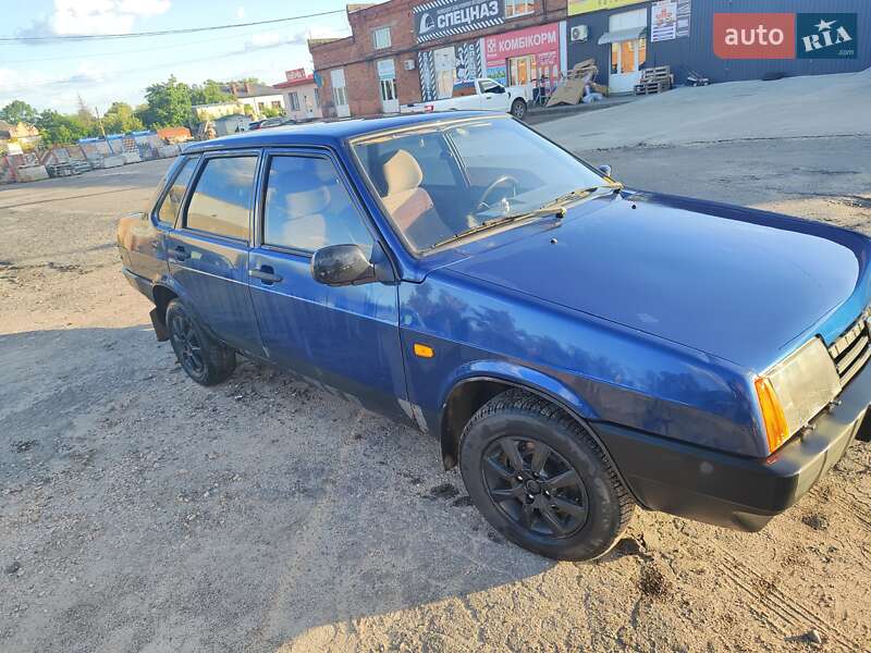 Седан ВАЗ / Lada 21099 2004 в Сумах