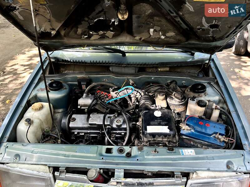 Седан ВАЗ / Lada 21099 2002 в Чернівцях