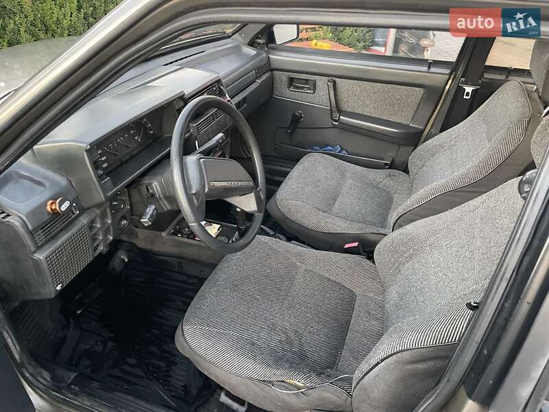 Седан ВАЗ / Lada 21099 2001 в Холмах