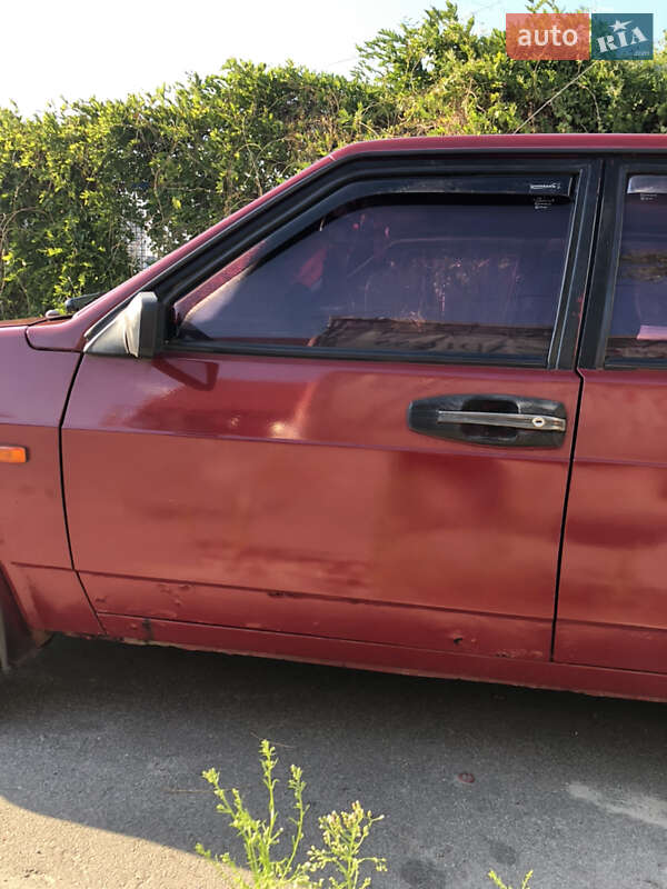 Седан ВАЗ / Lada 21099 1998 в Днепре