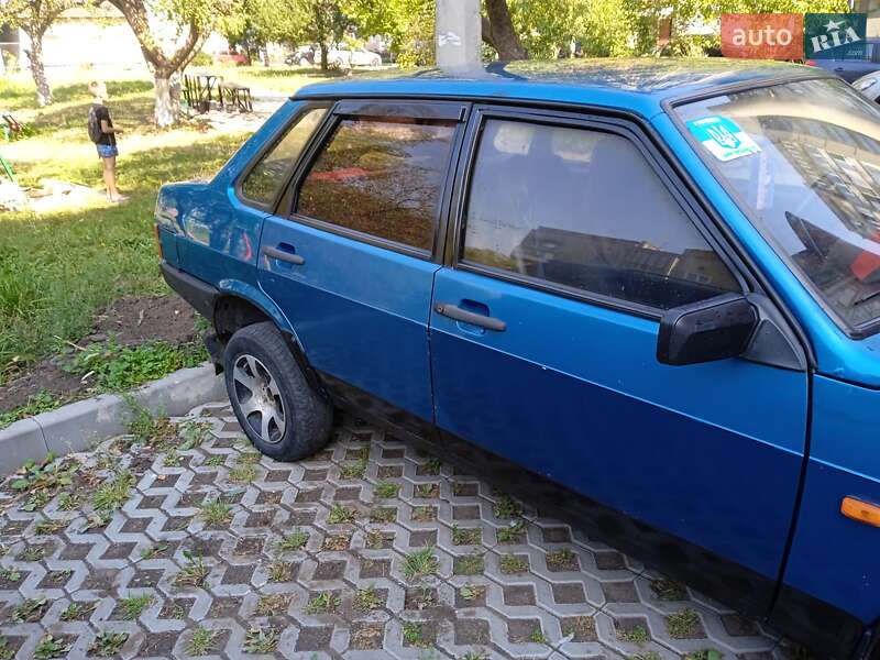 Седан ВАЗ / Lada 21099 2000 в Ивано-Франковске