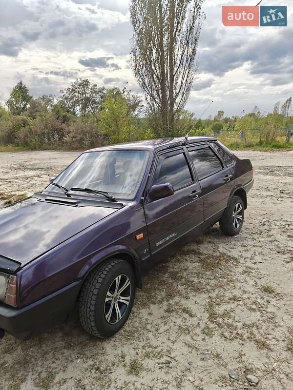 Седан ВАЗ / Lada 21099 1997 в Киеве