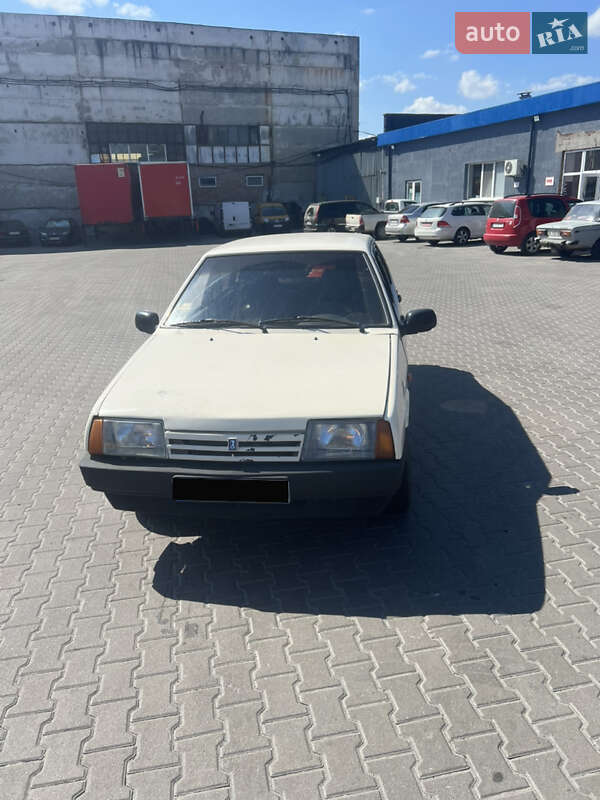 Седан ВАЗ / Lada 21099 1995 в Ровно