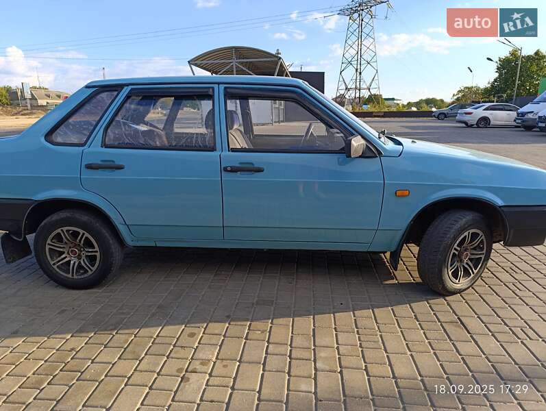 Седан ВАЗ / Lada 21099 2000 в Корсунцях